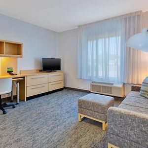 One-Bedroom Queen Suite Sofa Bed